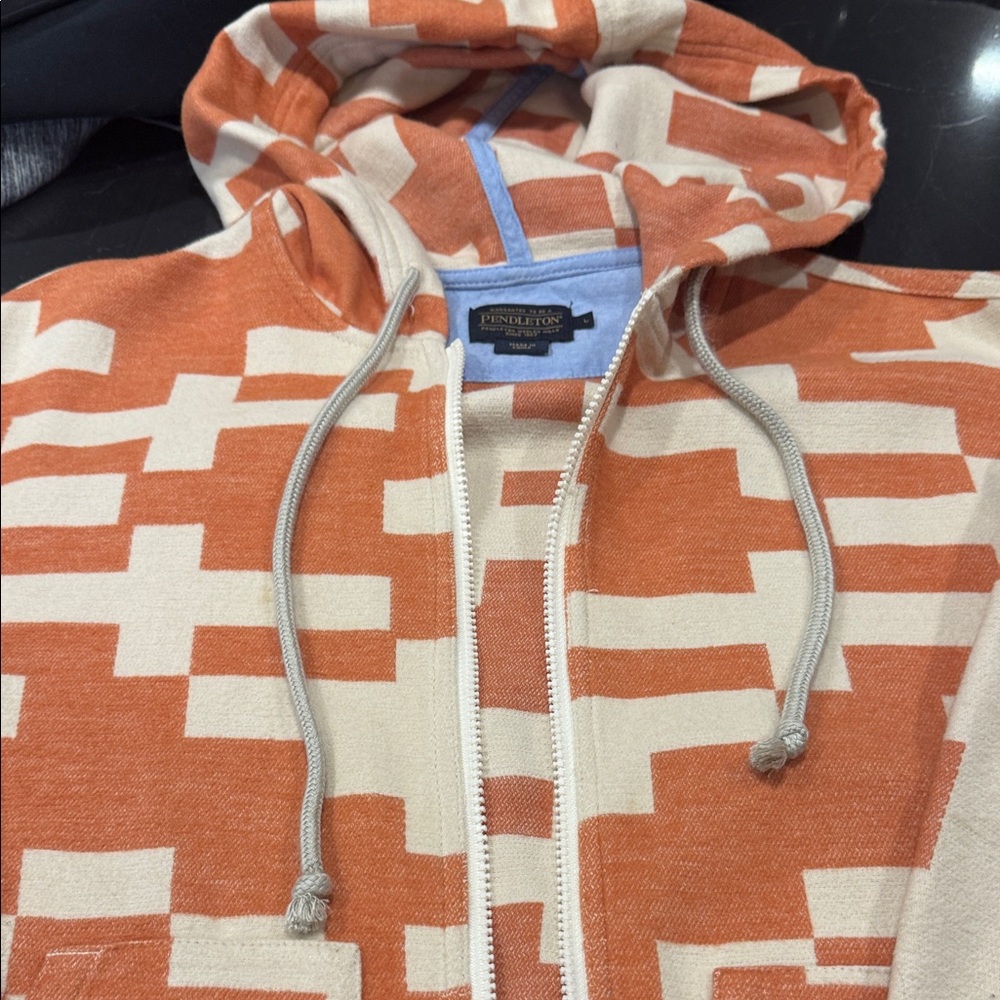 Pendleton Orange and Cream Patterned Hoodie - Size Large